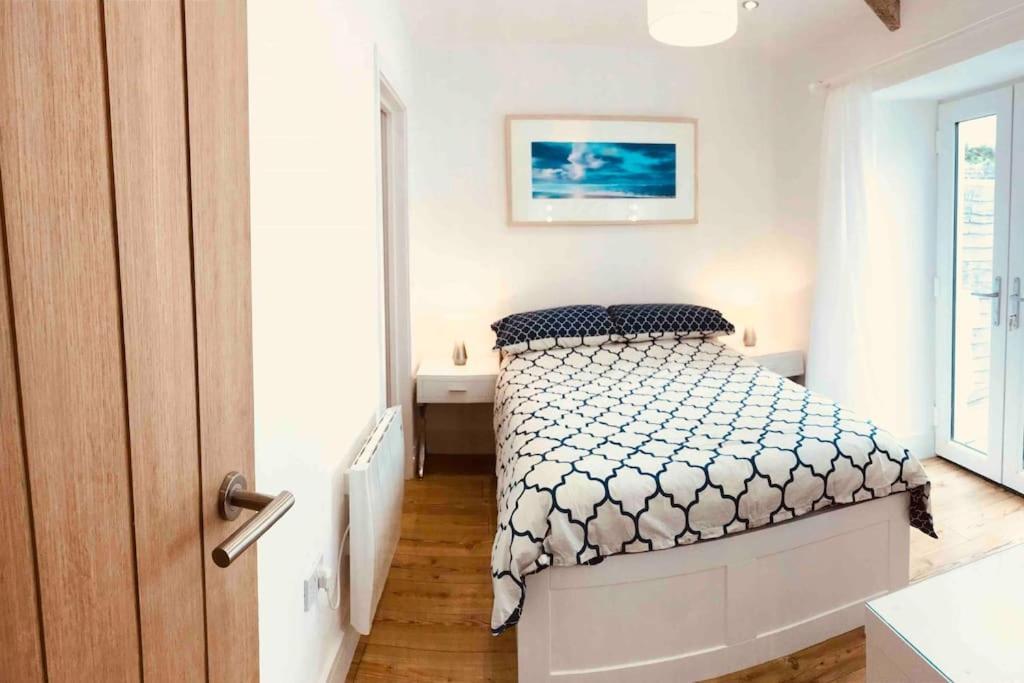 Unique Cornish Cottage Conversion Central Location レッドラス エクステリア 写真